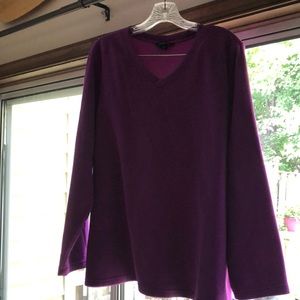 Fleece v-neck sweatshirt